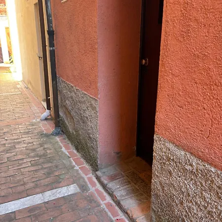 Lejlighed Dietro Il Teatro Sarzana